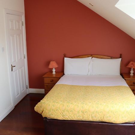 Ballydavid The Old Pier Guest Accommodation, Bed Only, No Breakfast מראה חיצוני תמונה