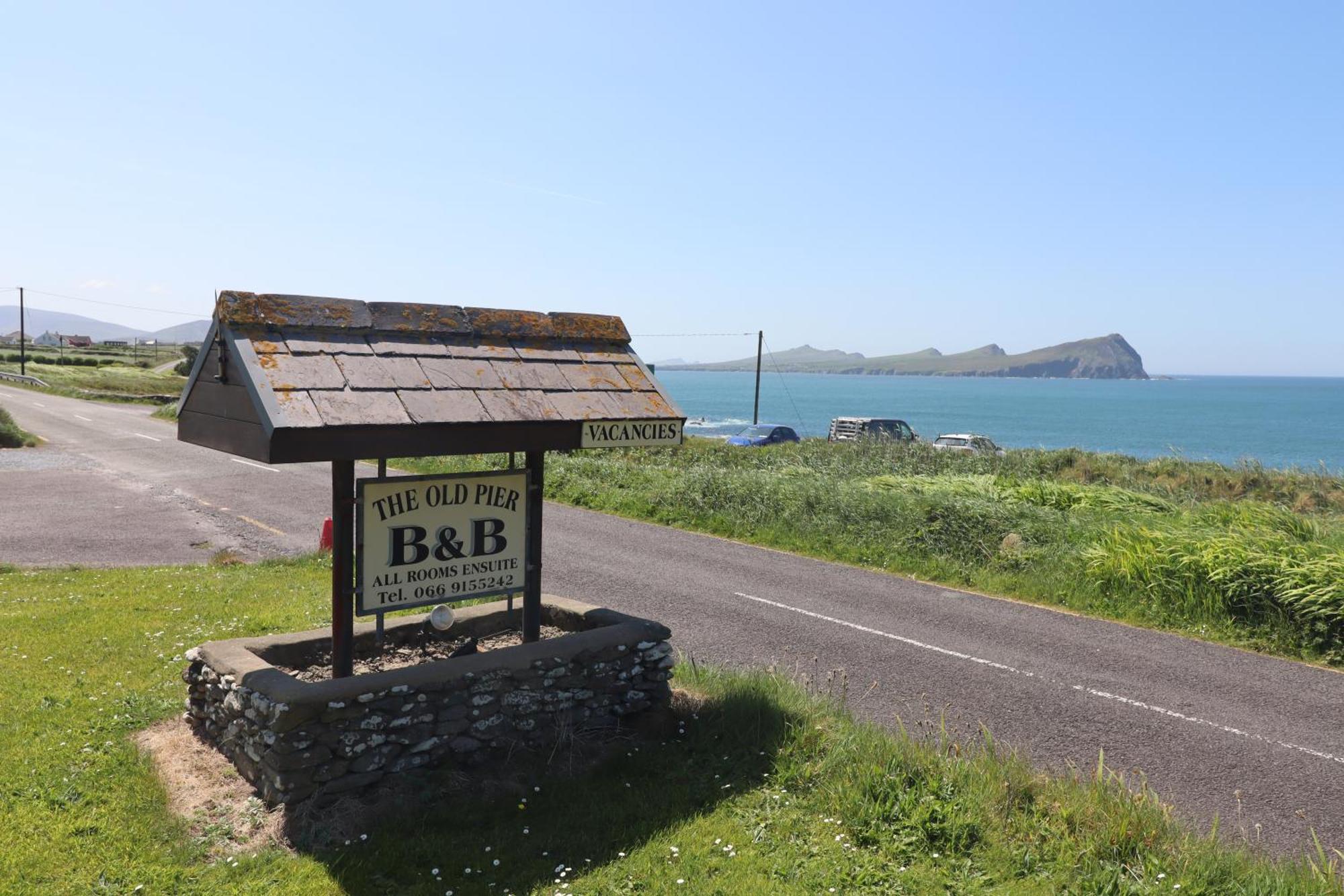Ballydavid The Old Pier Guest Accommodation, Bed Only, No Breakfast מראה חיצוני תמונה